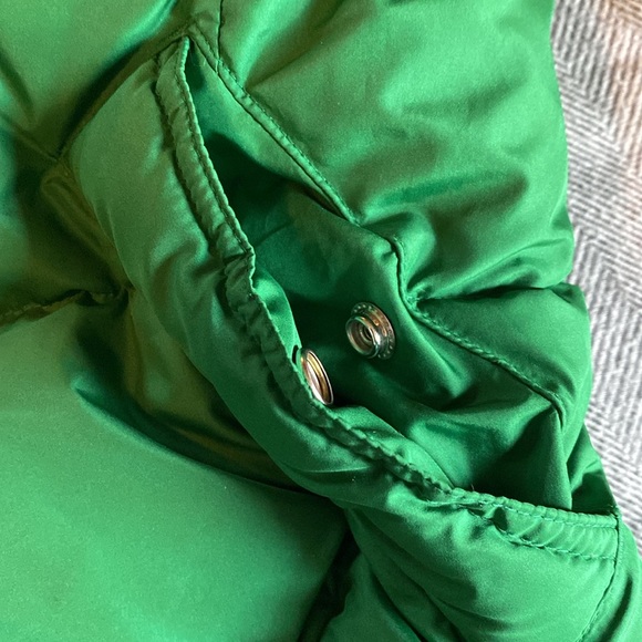 J. Crew Puffer Vest. Green. Size Small. - Picture 9 of 9